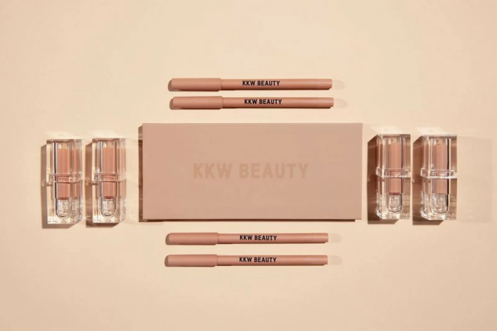 Luncurkan Kosmetik Terbaru, Eyeshadow dari Kim Kardashian Dicap Mirip dengan Brand Lain