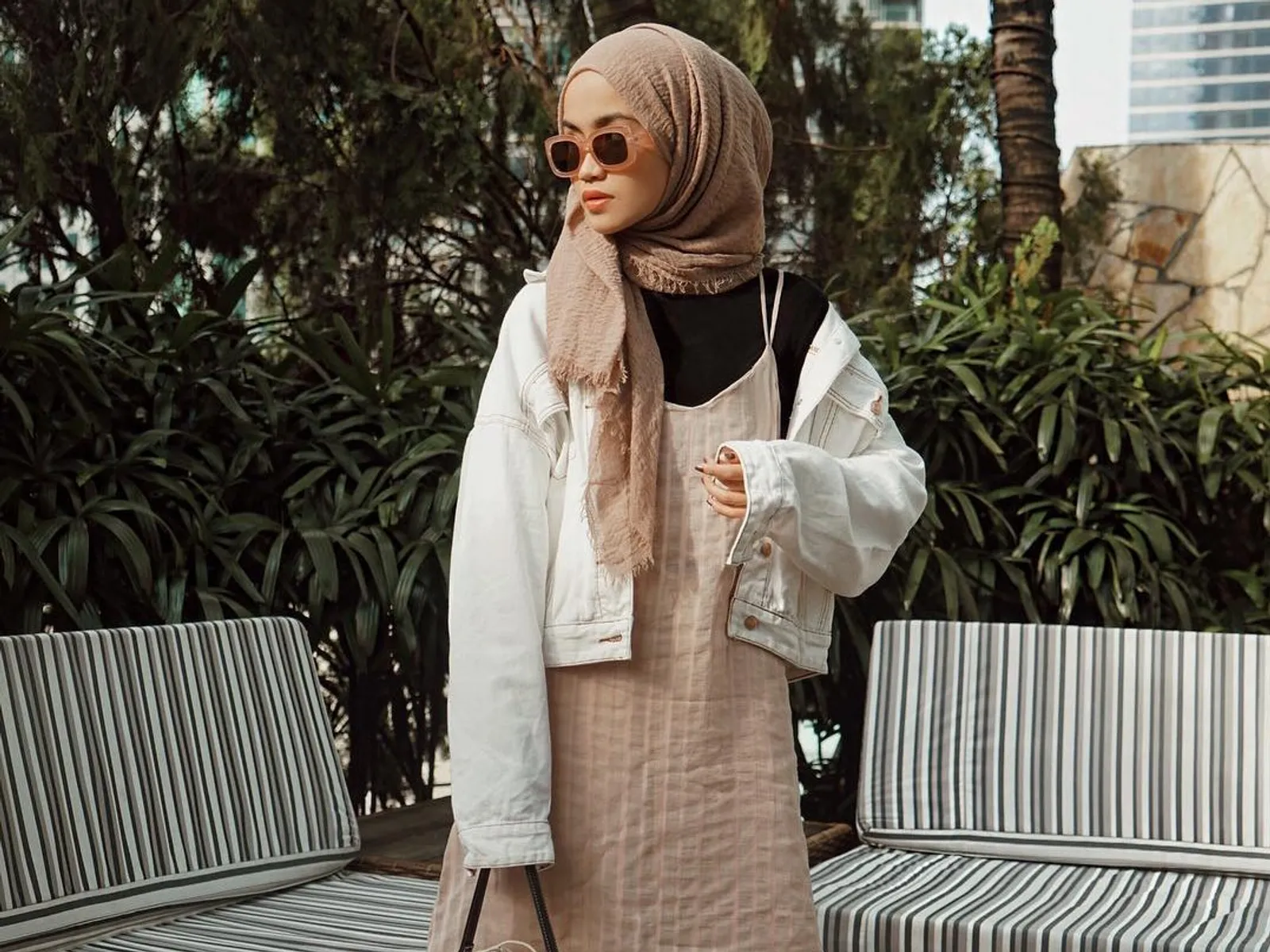 Tips Padu Padan Outfit Warna Earthy Tone yang Cocok Untuk Millennials
