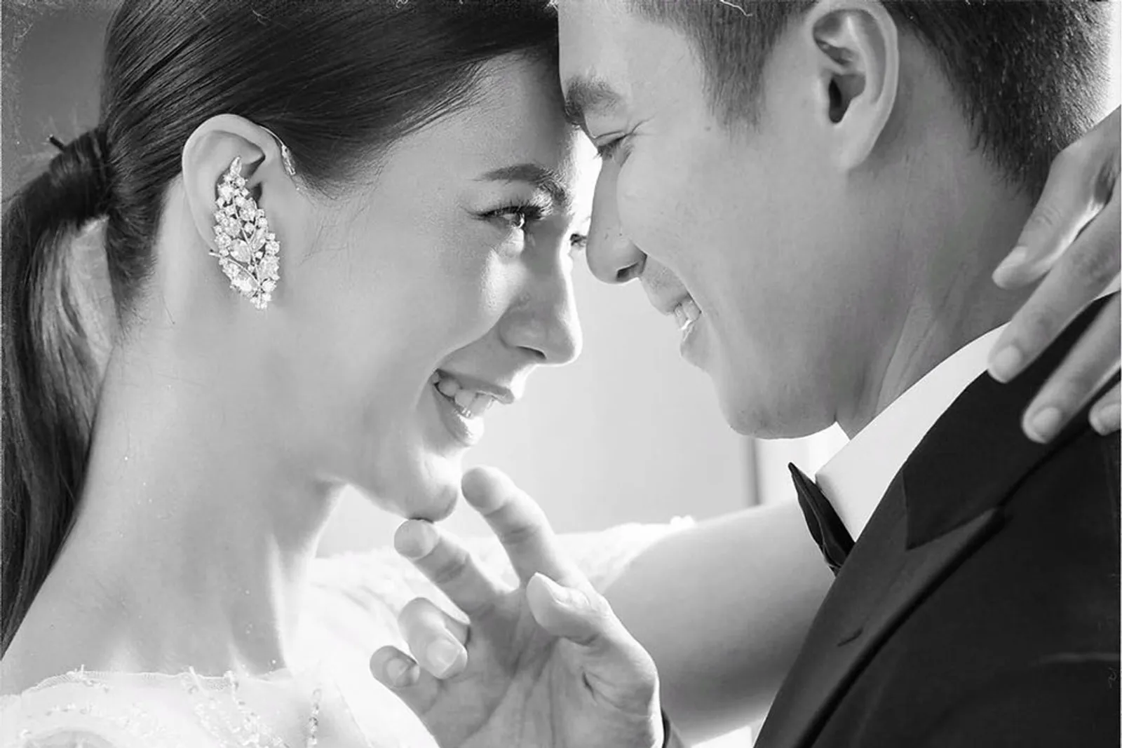 Bergaya Klasik, Ini 10 Foto Pre-Wedding Baim Wong dan Paula Verhoeven