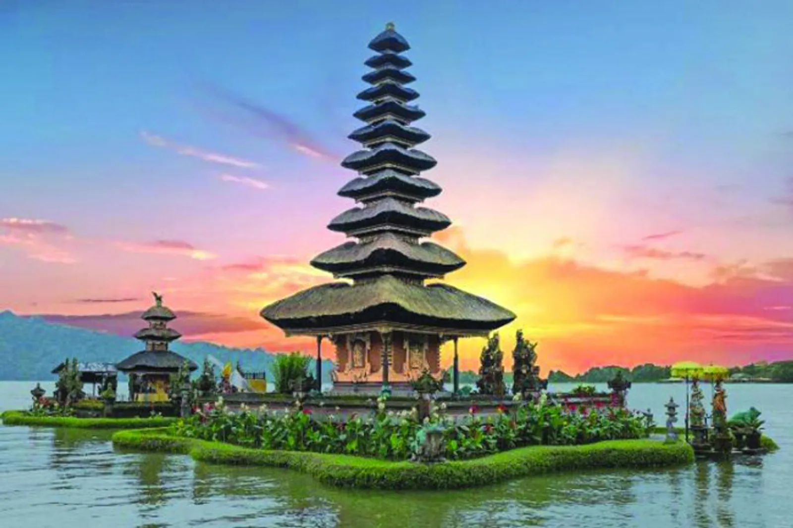 Ini Mitos Percintaan yang Dipercaya Turis Asing Saat Mengunjungi Bali