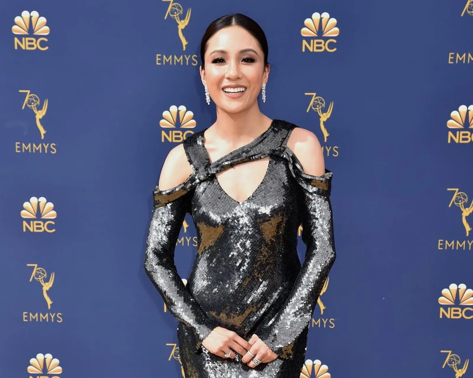 11 Busana Paling Menawan di Karpet Merah Emmy Awards 2018