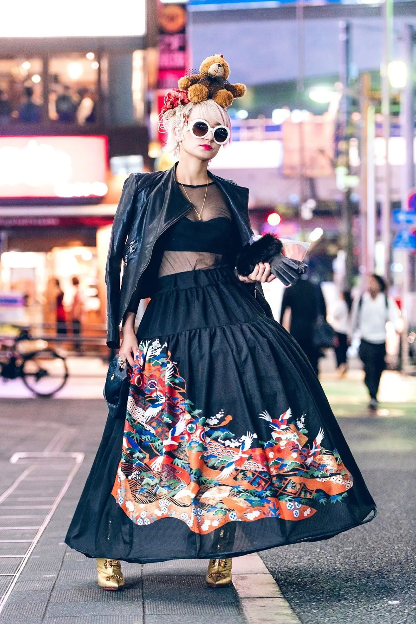 Tampil Playful, Para Street Style Star Ramaikan Tokyo Fashion Week