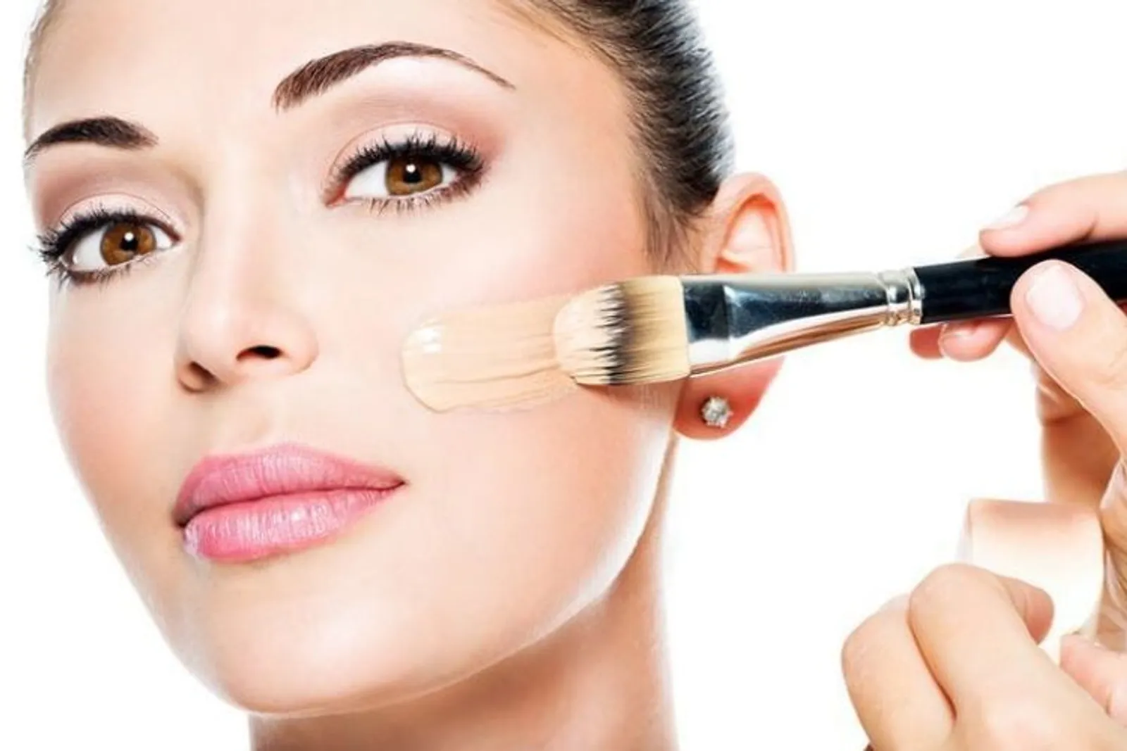 8 Hal Ini Bisa Jadi Penyebab Kenapa Makeup-mu Tidak Bertahan Lama