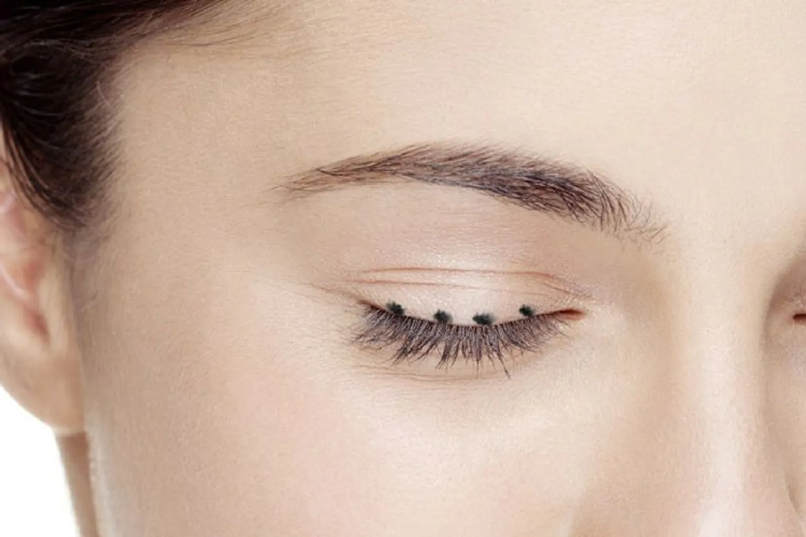 7 Kegunaan Eyeliner yang Bisa Bikin Riasan Matamu Semakin Memukau