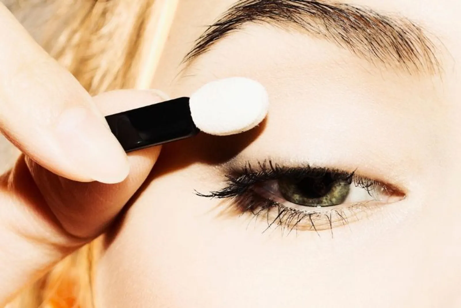 Ini 7 Tips Pakai Eyeliner Supaya Nggak Mudah Luntur