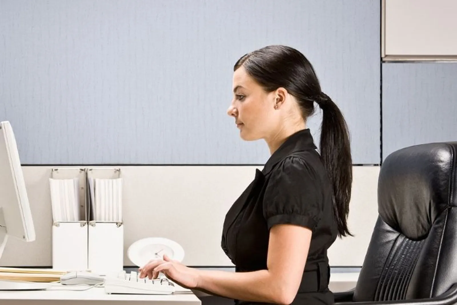 9 Hal yang Bisa Kamu Lakukan untuk Mengusir Rasa Kantuk di Kantor