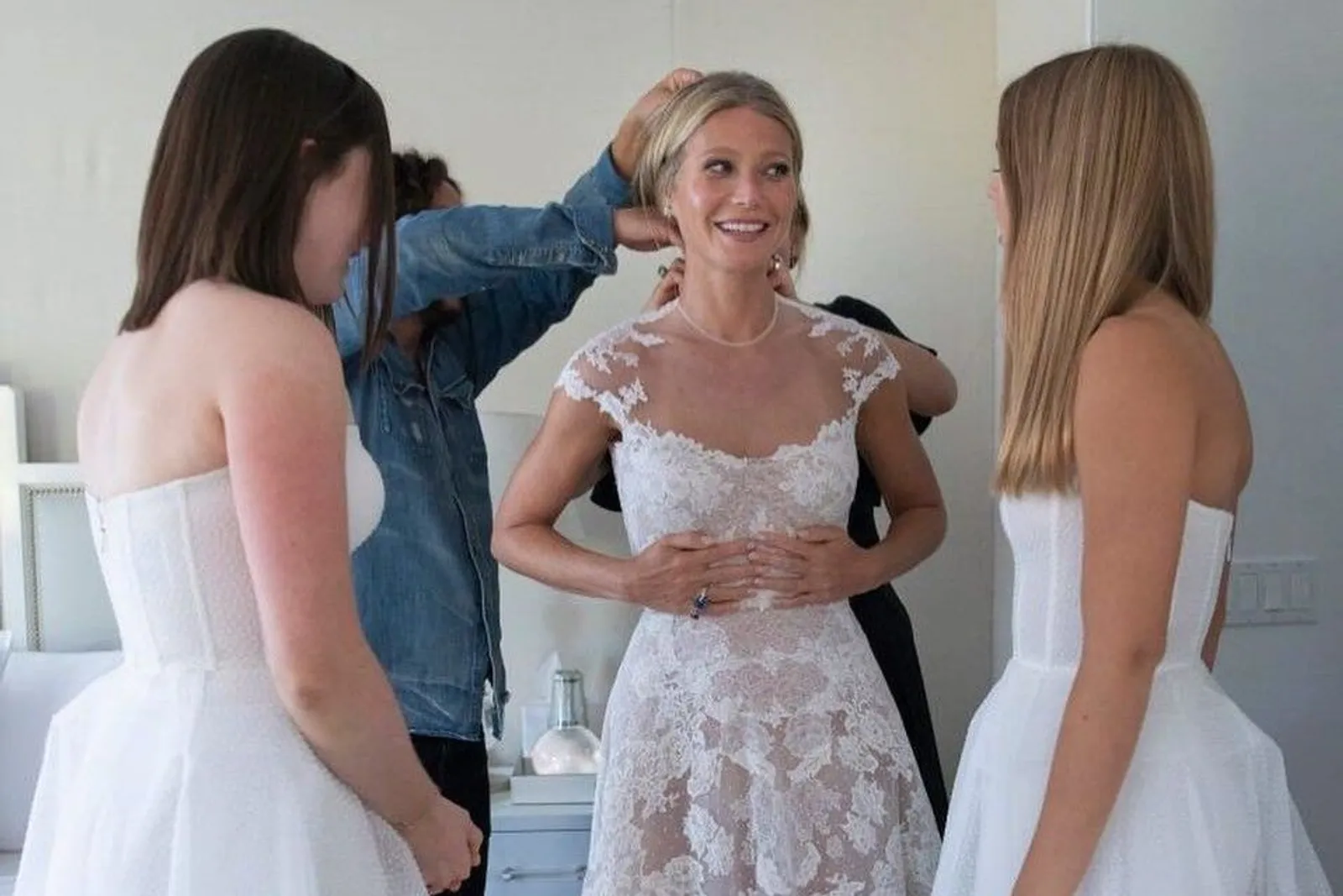 Cantiknya Gaun Milik Gwyneth Paltrow di Hari Pernikahannya