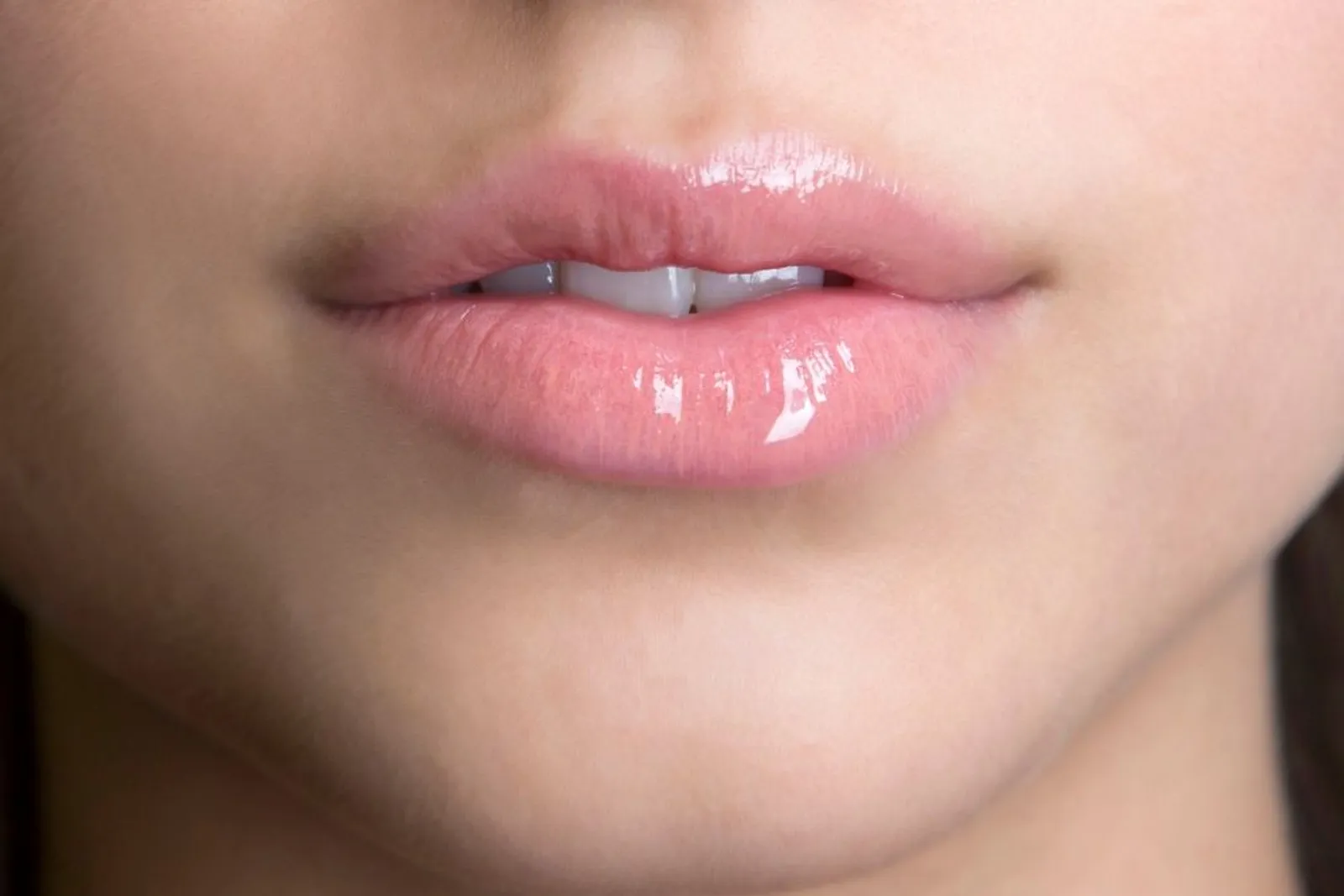 Cara Alami Membuat Bibir Terlihat Seperti Kylie Jenner 