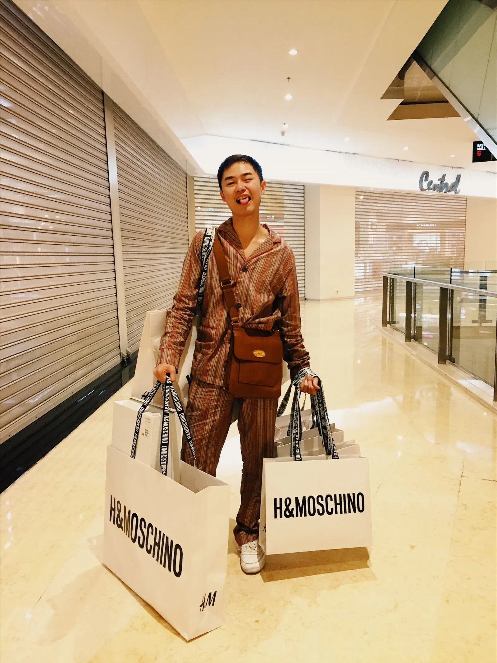 Ludes! Antusias Para Pembeli MOSCHINO [tv] H&M di Indonesia