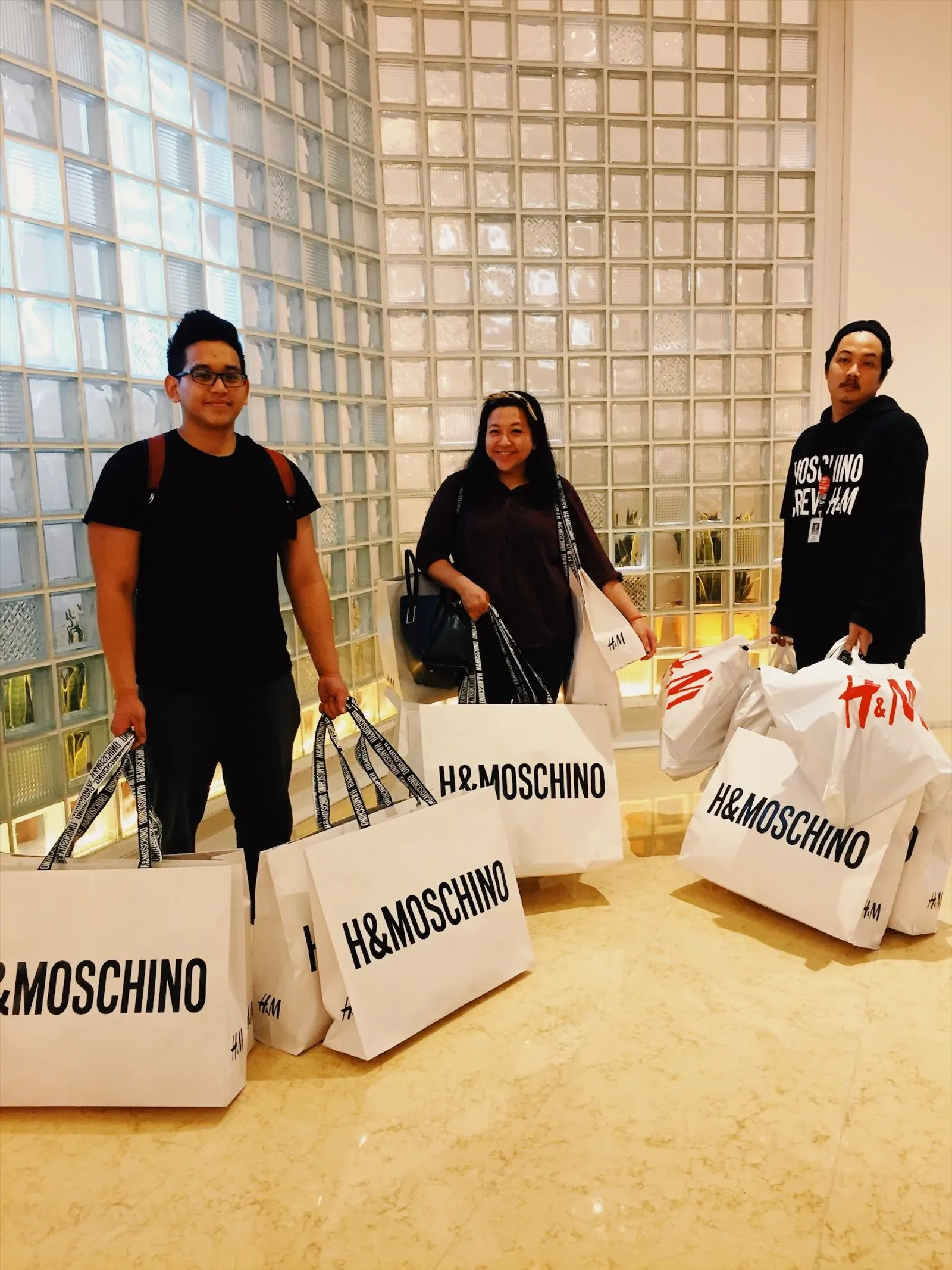 Ludes! Antusias Para Pembeli MOSCHINO [tv] H&M di Indonesia