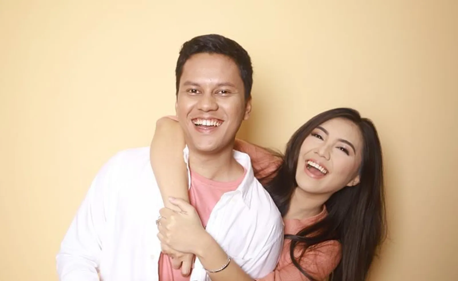 Eksis Bareng, 5 YouTuber Ini Sering Buat Vlog Bersama Pasangan