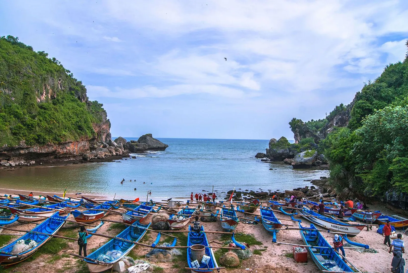 Tamasya ke Yogyakarta? Pastikan Mendatangi 7 Wisata Pantai Eksotis Ini