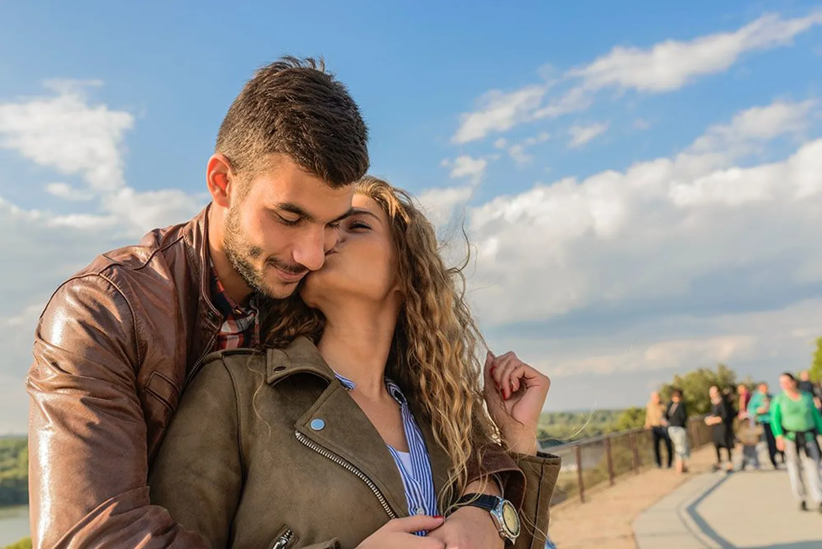 Tetap Mesra, Ini 13 Tips Menjalani Long Distance Marriage