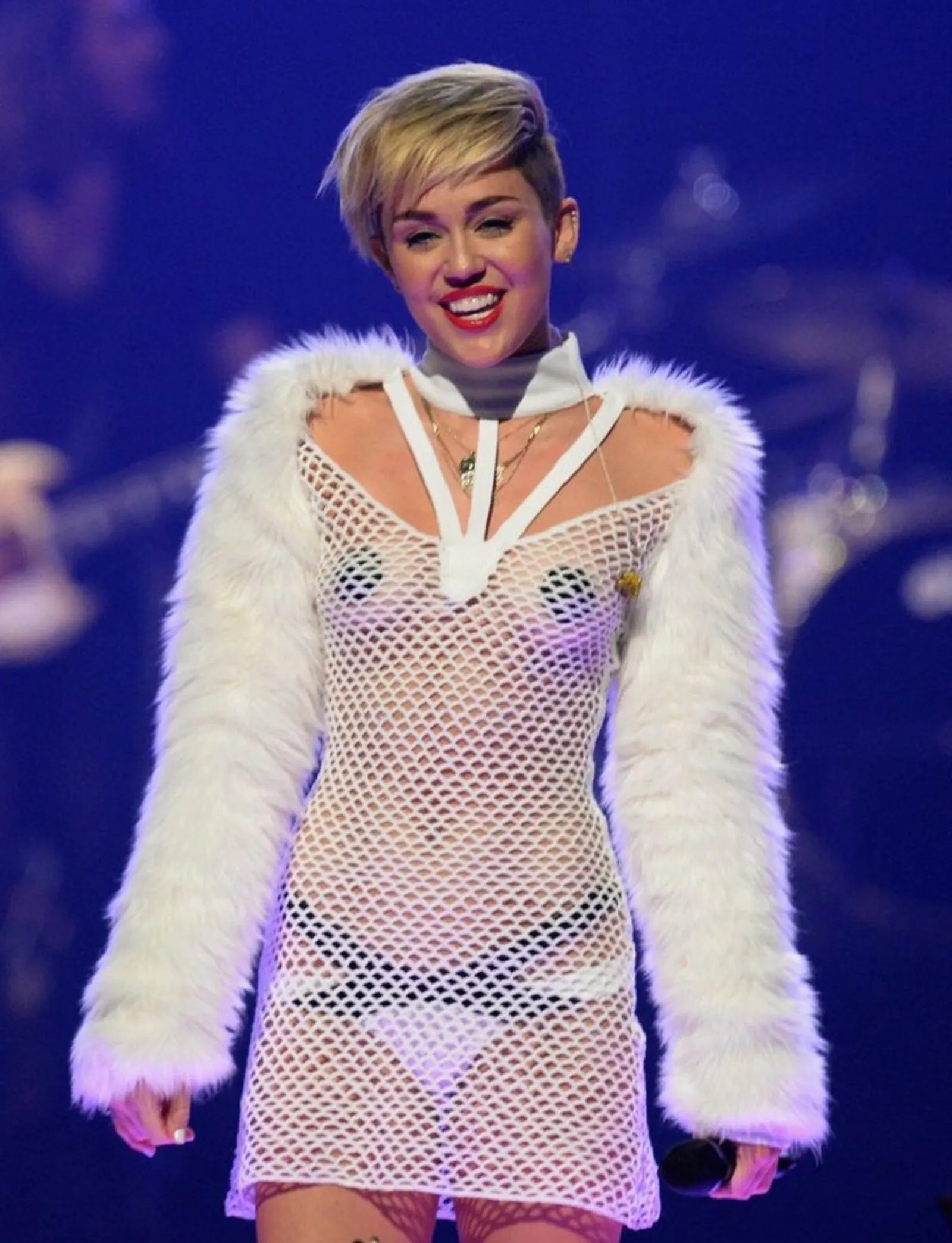 Inilah Transformasi Miley Cyrus dari Lugu Sampai Bikin Geleng Kepala