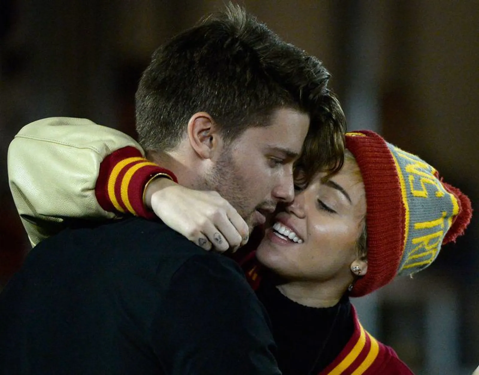 Banyak Drama! Ini Kisah Cinta Miley dan Liam yang Berakhir Bahagia