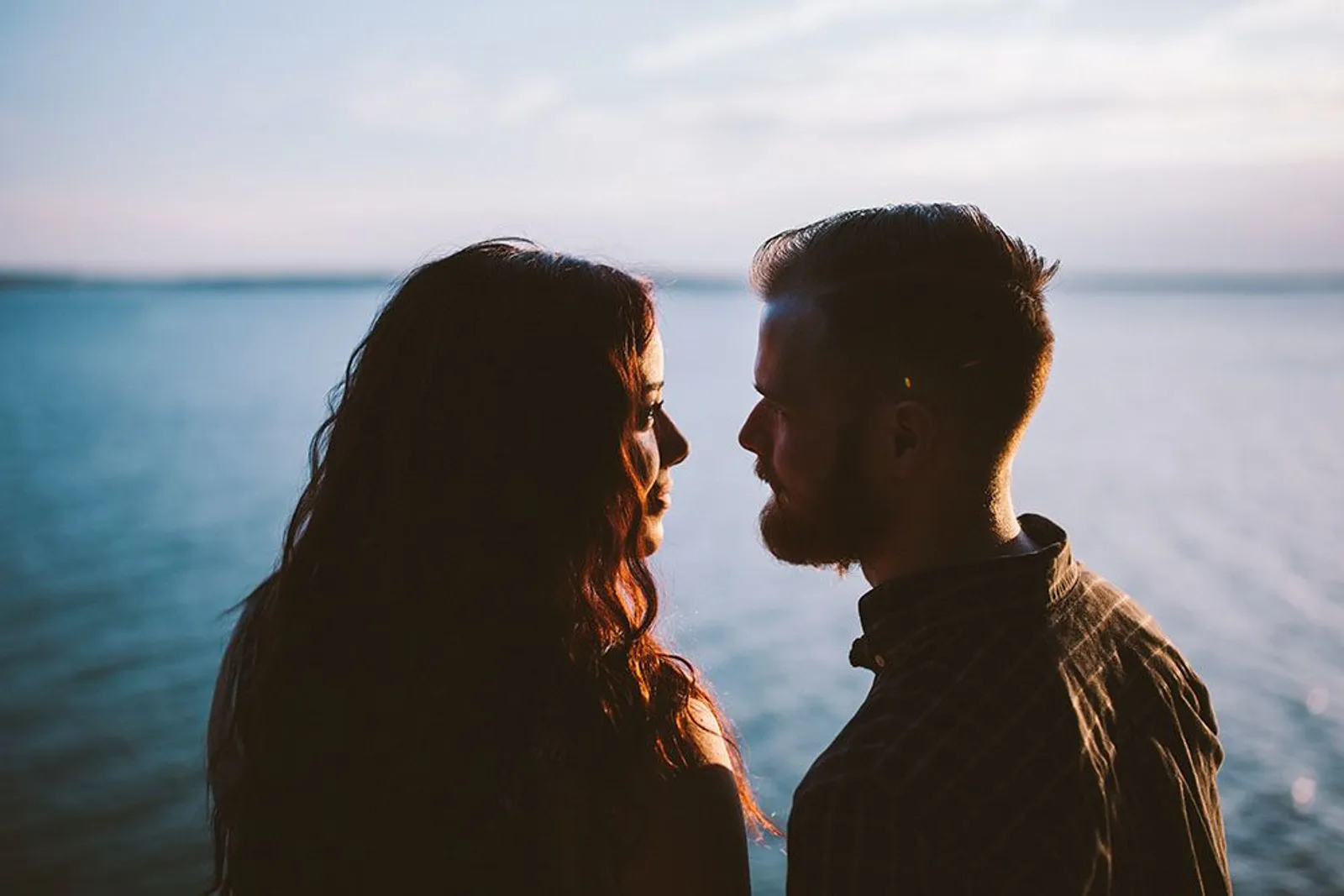 8 Cara Sederhana Ingatkan Pasangan Kalau Kamu Selalu Menyayanginya