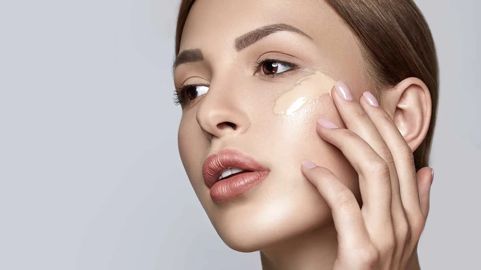 11 Kesalahan Makeup yang Paling Sering Dilakukan