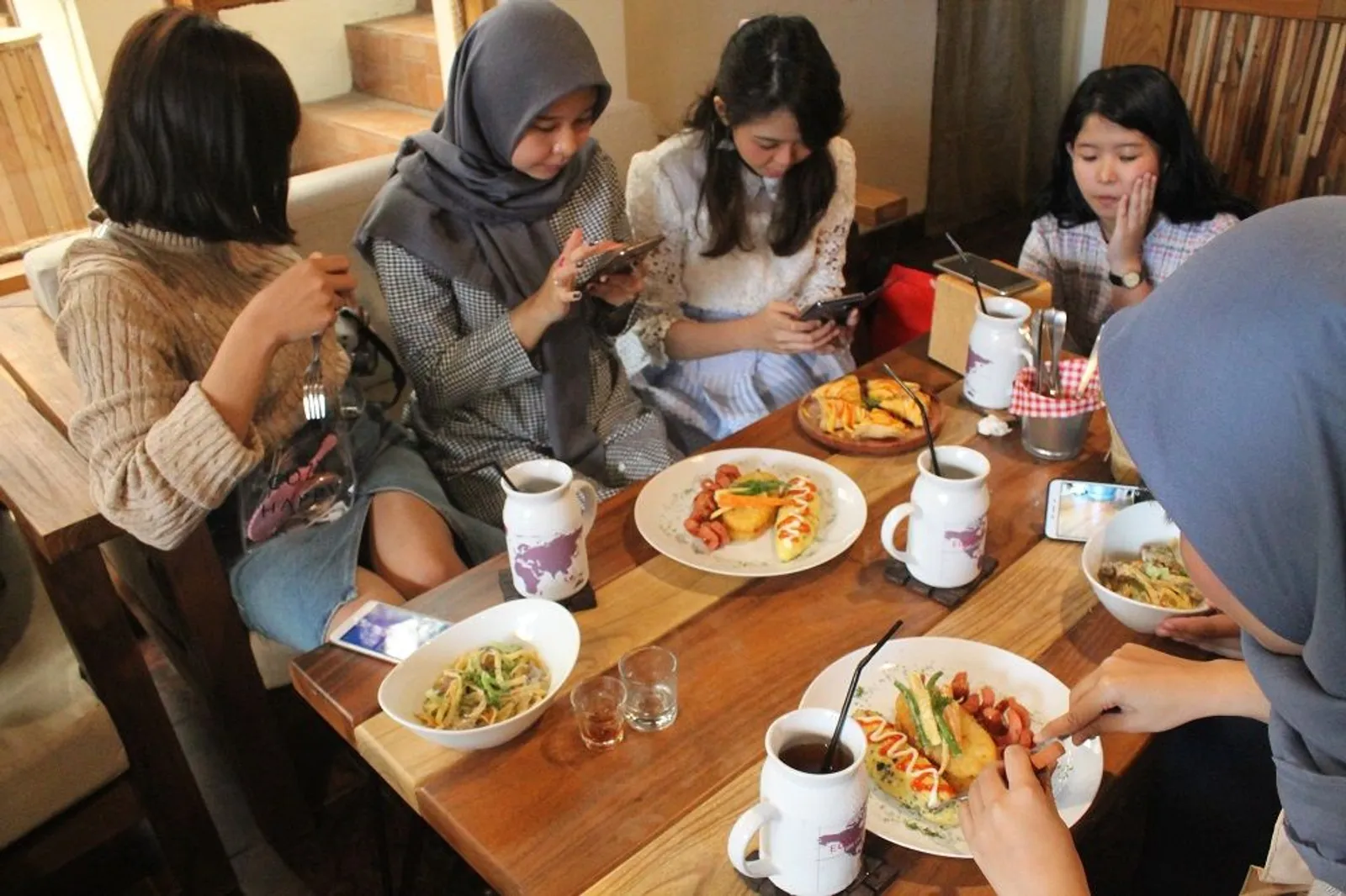 Serunya Review Makanan Bareng Popbela Community Di Bandung