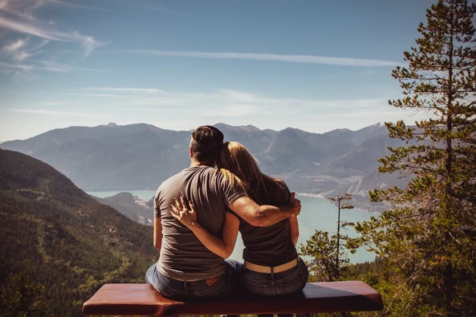 Hal yang Harus Diperhatikan Saat Melakukan Traveling bersama Pasangan