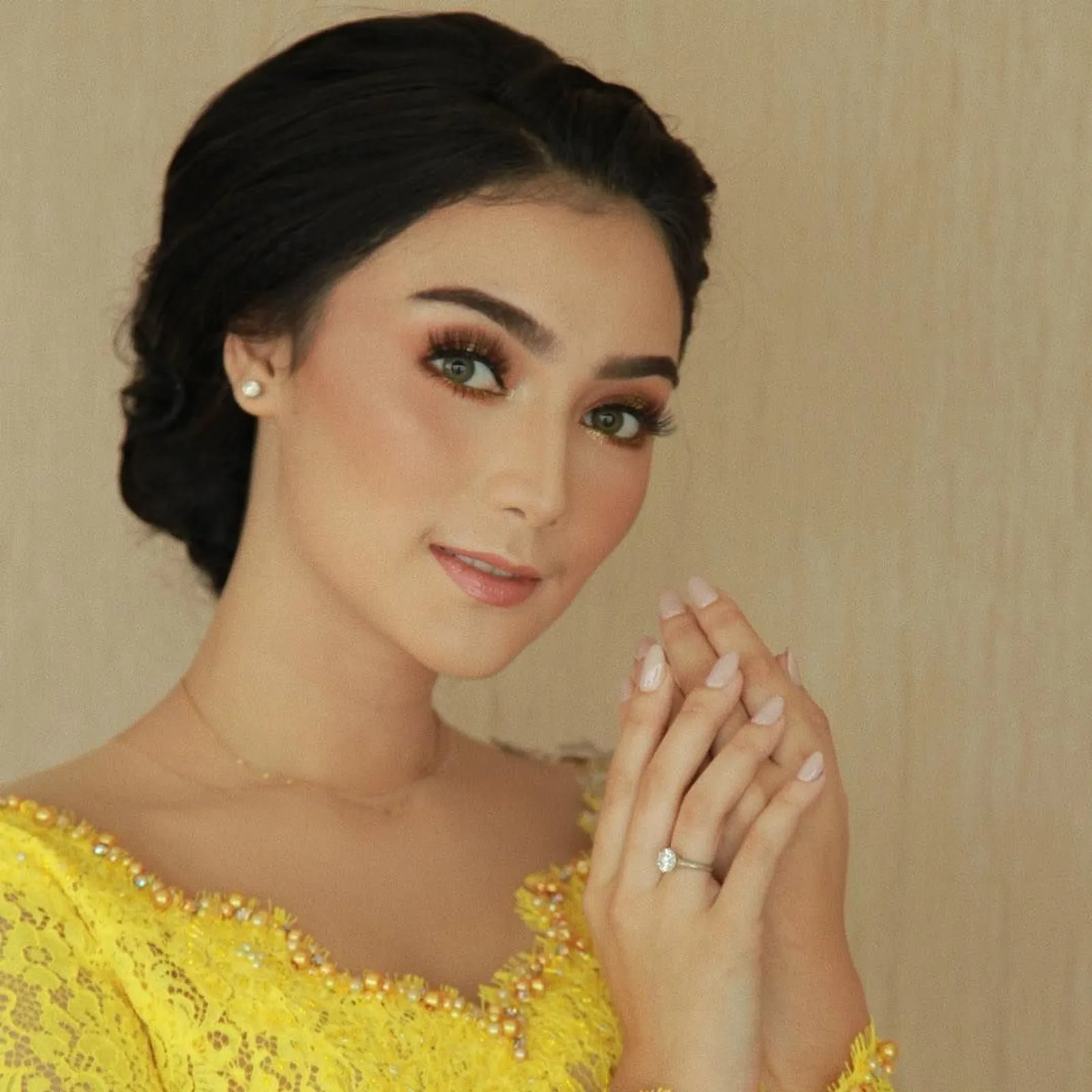 7 Inspirasi Makeup Natural Para Seleb yang Cocok Untuk Ke Kondangan