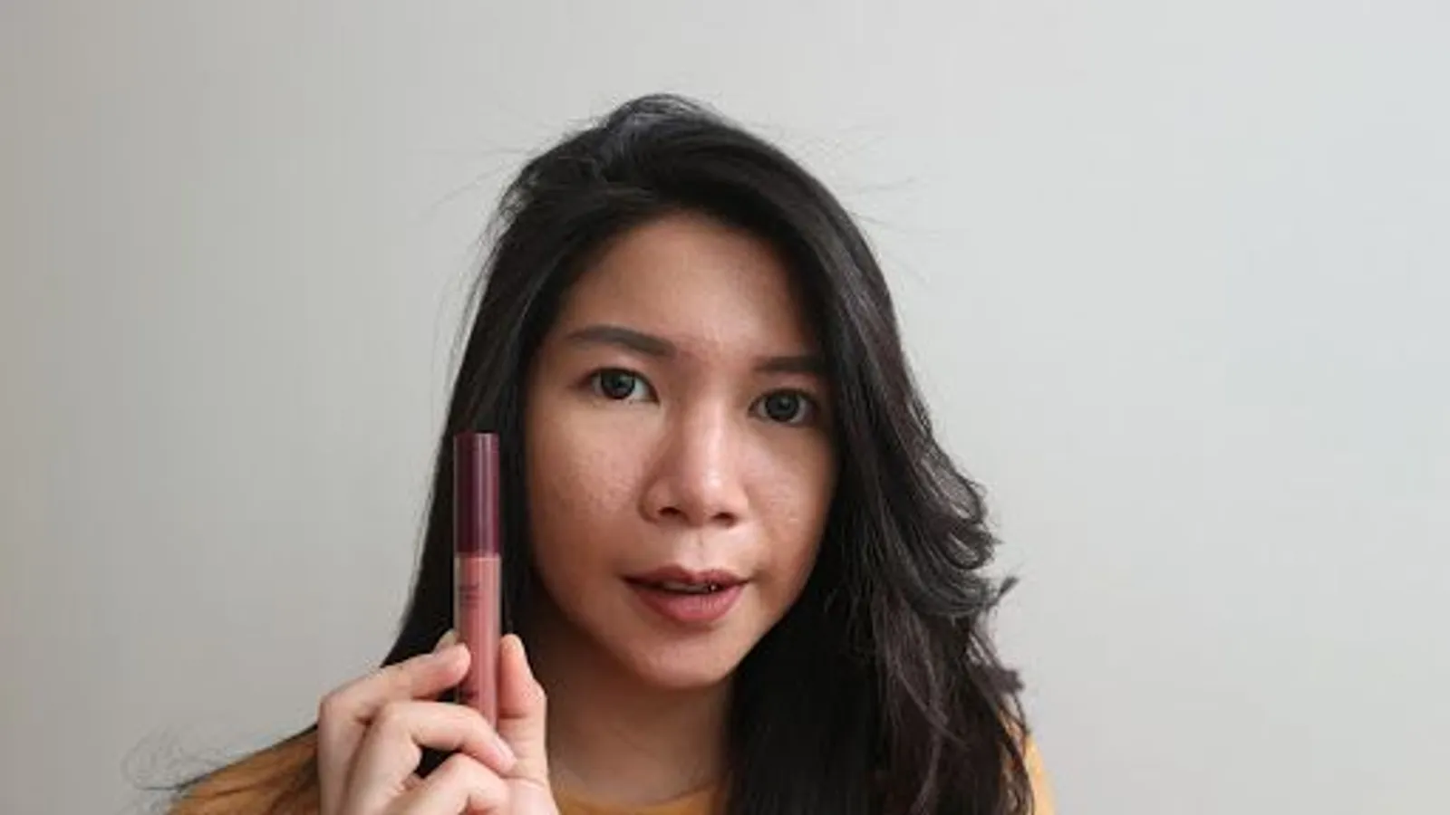 Jangan Sampai Salah, Sesuaikan OOTD-mu dengan Warna Lipstickmu