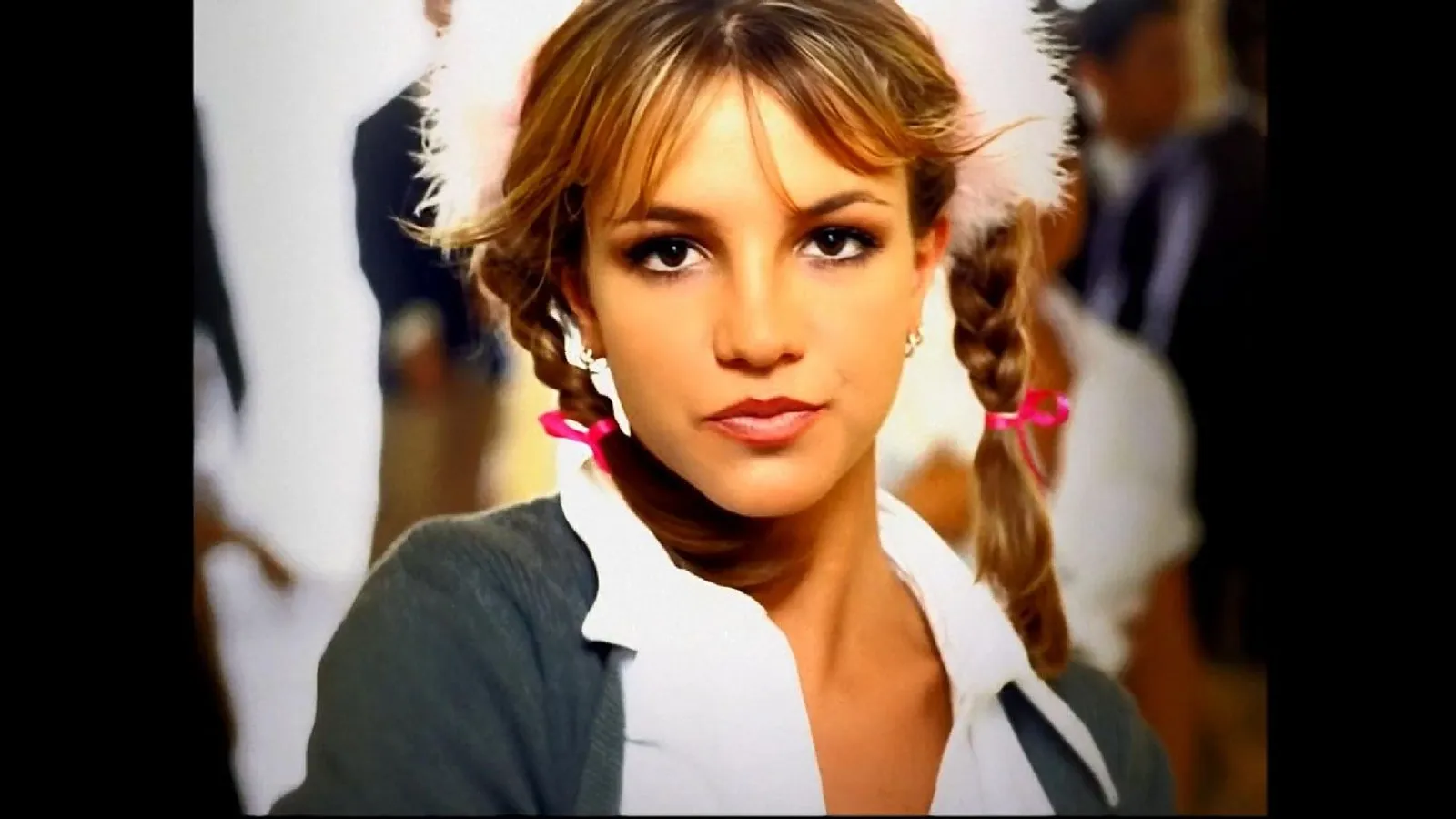 Nostalgia 5 Lagu Hits Britney yang Memorable di Album Pertamanya