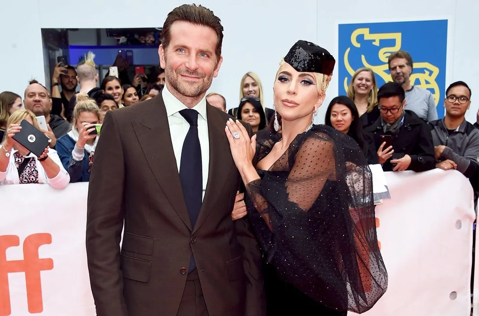 Gara-Gara Ini Lady Gaga dan Bradley Cooper Sampai Digosipkan Pacaran