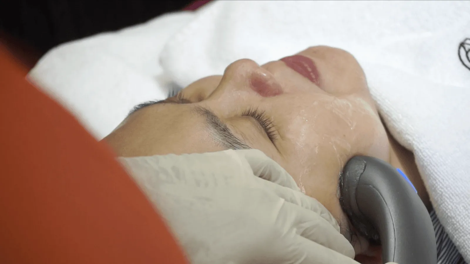 Surface Skin Habit Perkenalkan Perawatan Anti Penuaan Tanpa Operasi