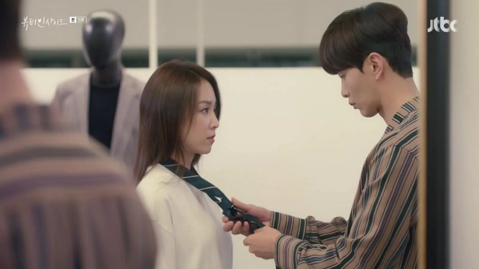 Yakin Udah Nonton 5 Scene Drama Korea yang  Dijamin Bikin Baper Ini?