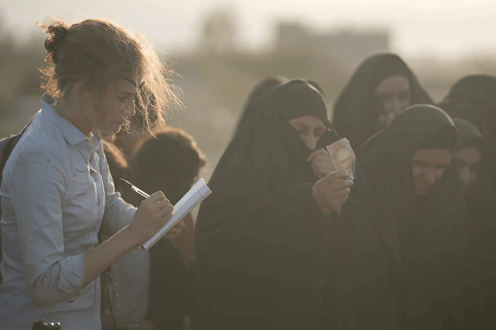 Review Film: A Private War, Wartawan Perempuan di Area Perang