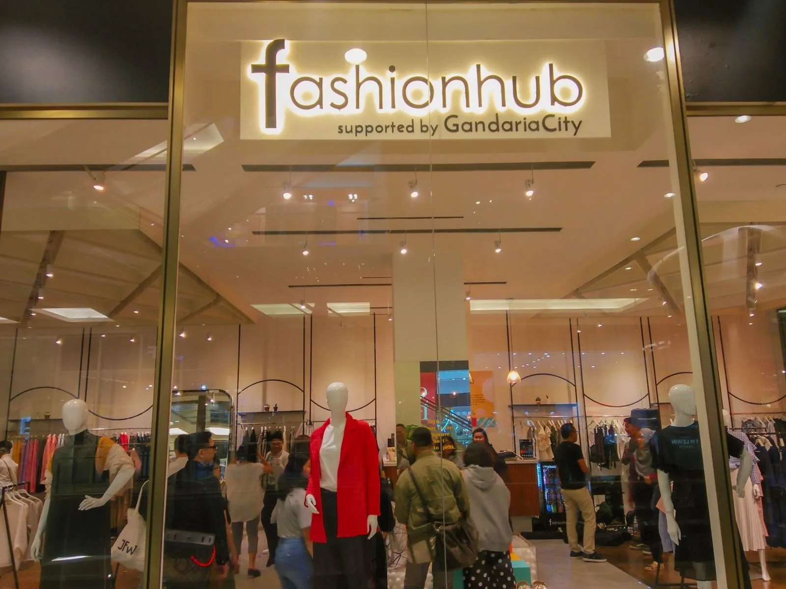 Resmi Buka di Gandaria City, Gerai Fashionhub Tawarkan Karya Lokal