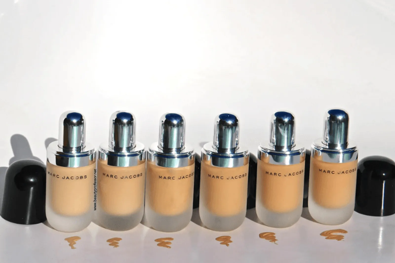 Biar Riasan Makin Sempurna, Coba 5 Foundation Full Coverage Ini Yuk!