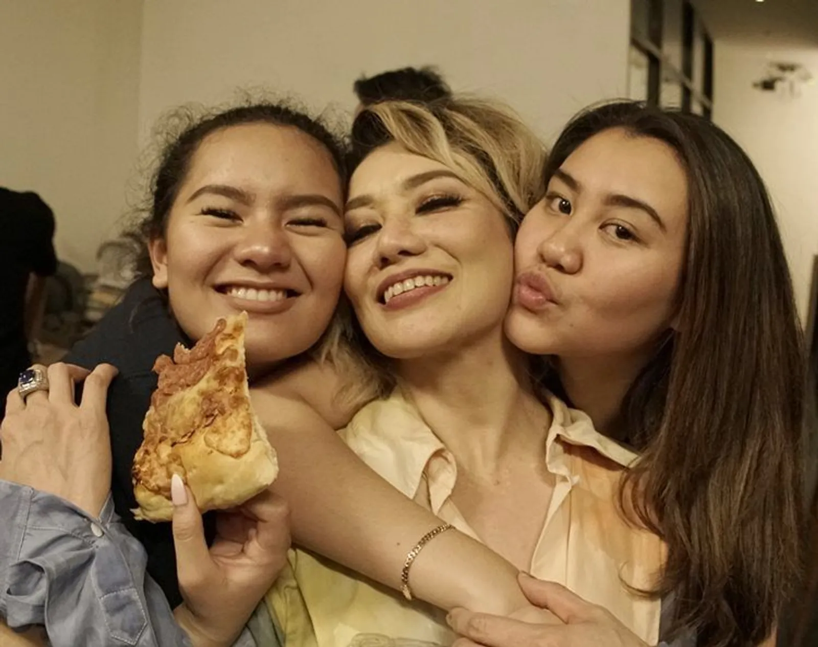 #BFA2019: Super Mom, Ini Kedekatan Reza Artamevia dan Kedua Putrinya