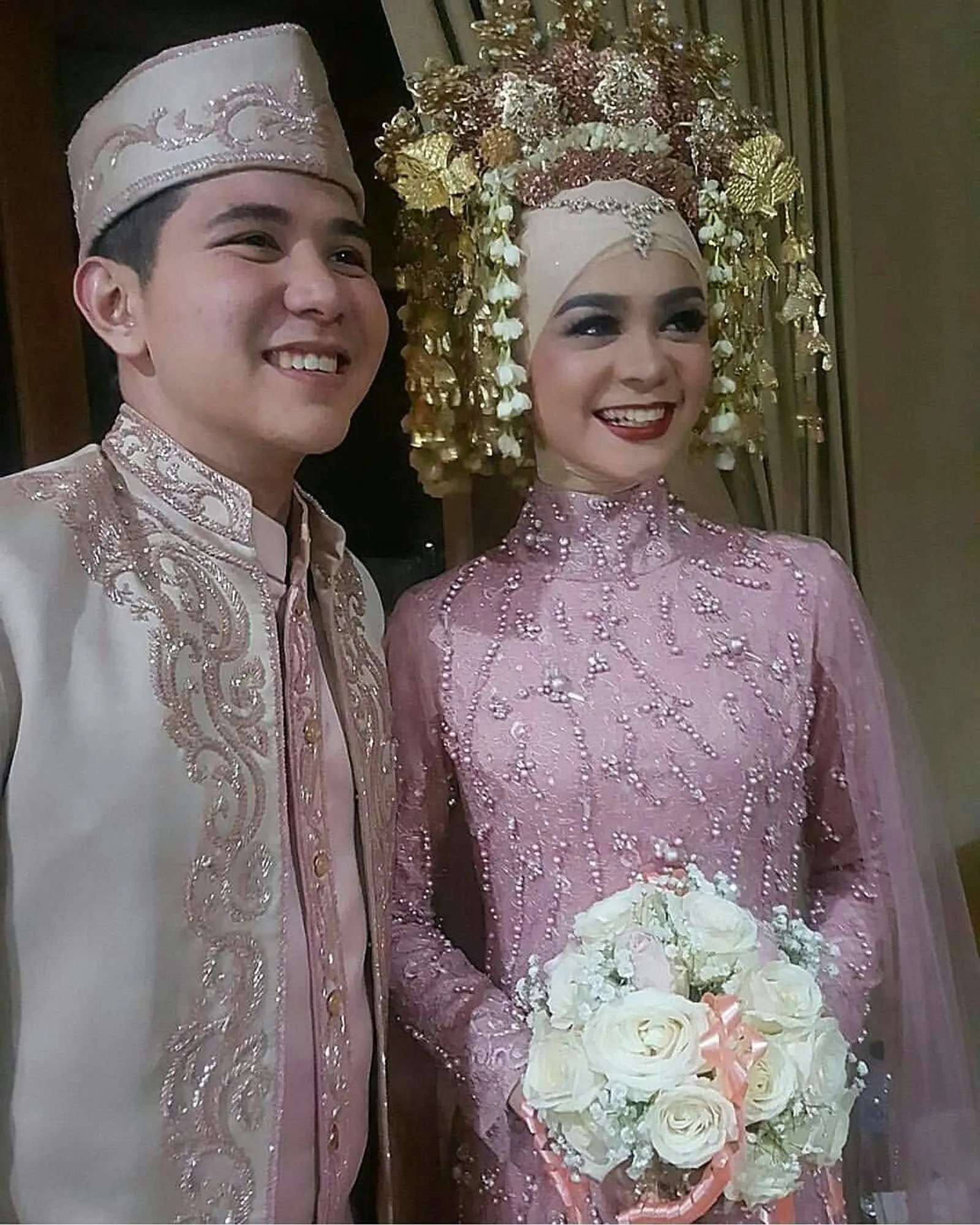10 Gaun Pengantin Muslimah a la Selebritas Indonesia, So Inspiring!