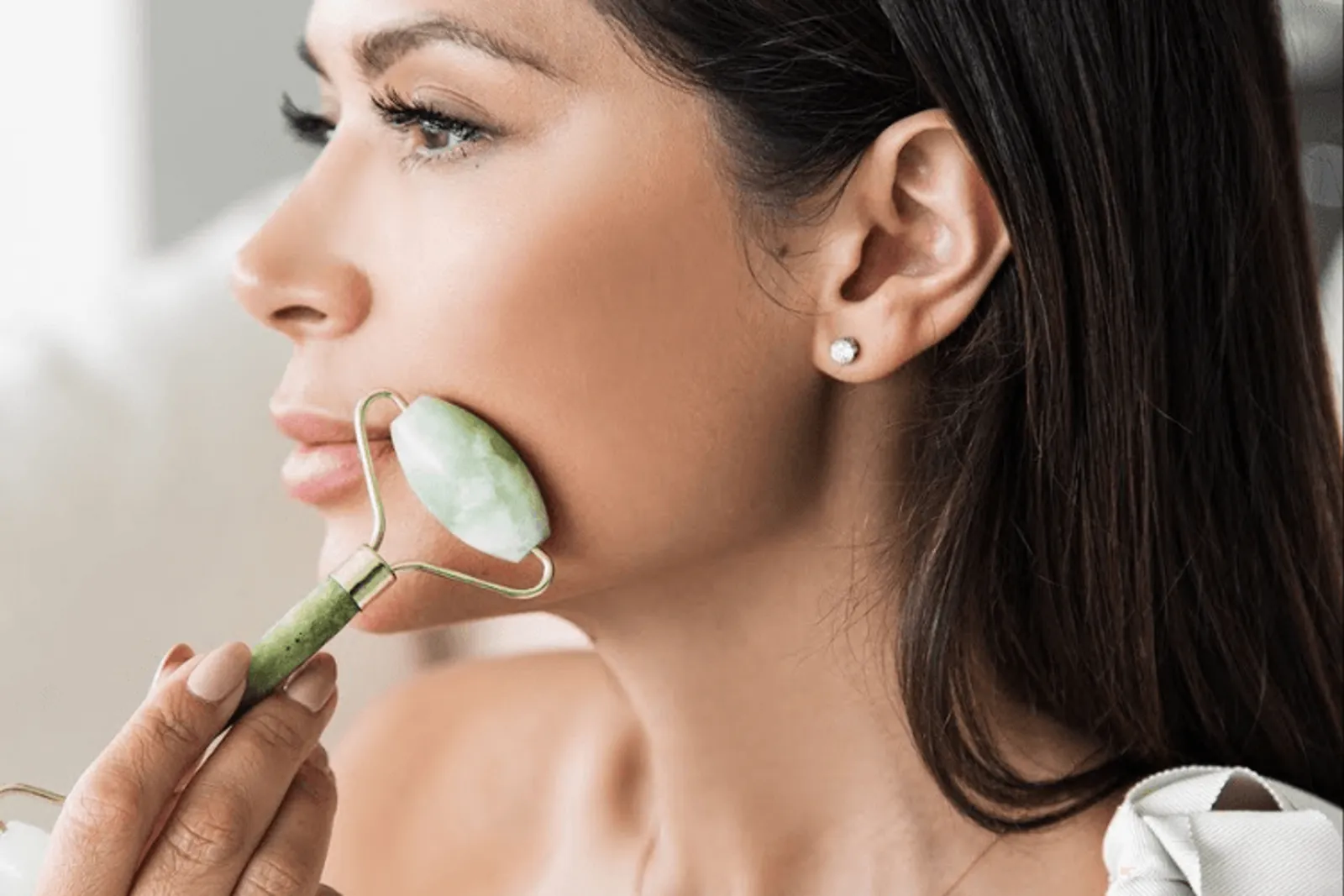 Kenali Manfaat Jade Roller untuk Kulit Wajah yang Lebih Sehat