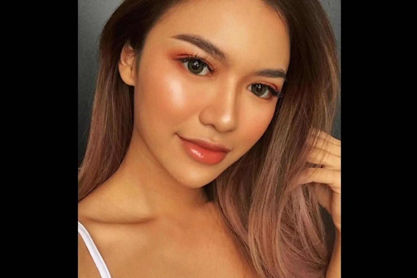 Intip 5 Potret Beauty Vlogger Indonesia yang Memiliki Kulit Eksotis