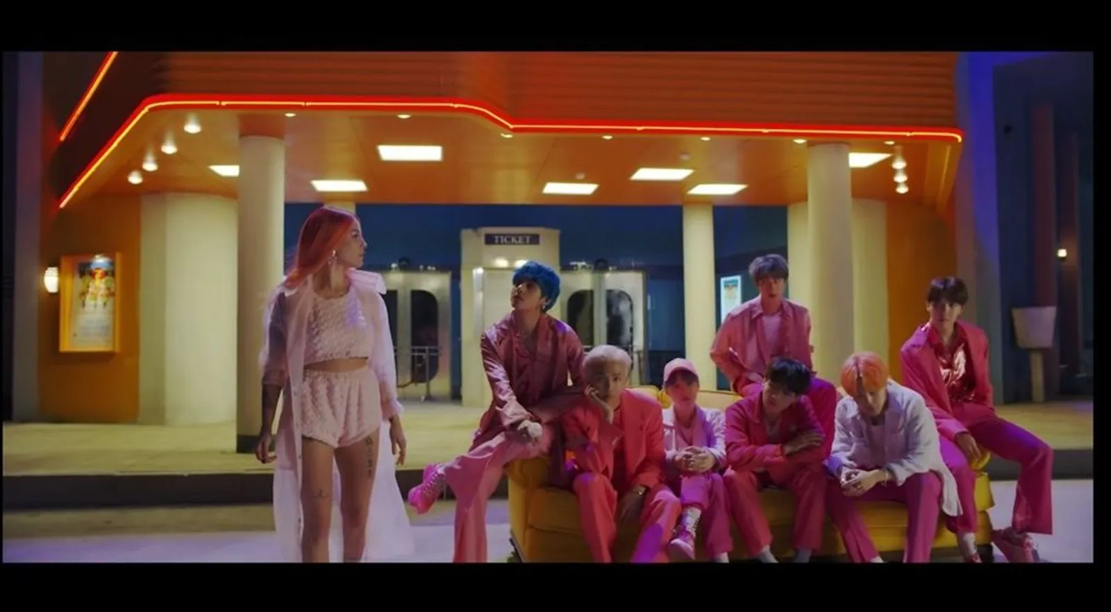Intip Yuk Teaser Pertama Kolaborasi BTS dan Halsey yang Serba Pink