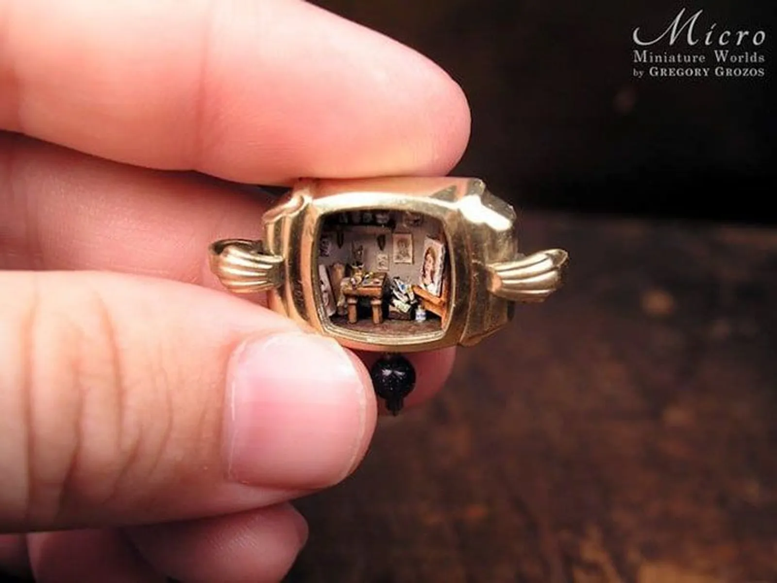 Seniman Satu Ini Sukses Menyulap Jam Jadi 10 Miniature yang Keren Abis