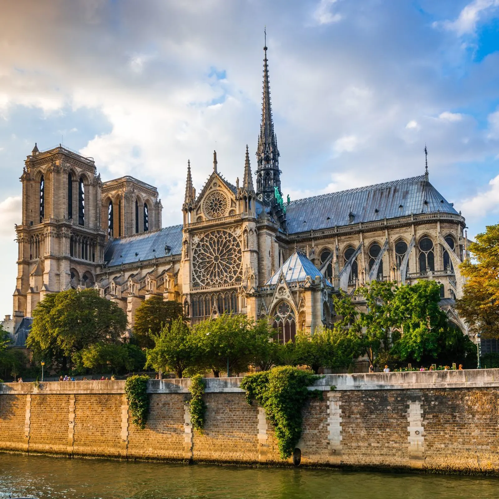 Kebakaran, Ini Sejarah di Balik Katedral Notre-Dame Paris