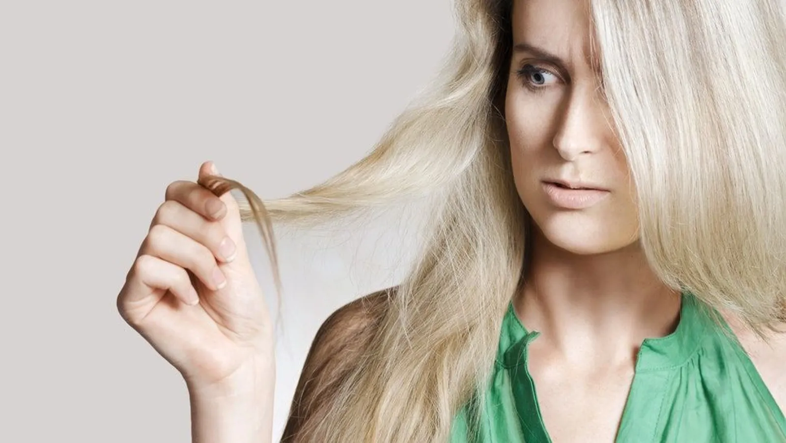 9 Manfaat Minyak Kelapa untuk Rambut dan Cara Menggunakannya 