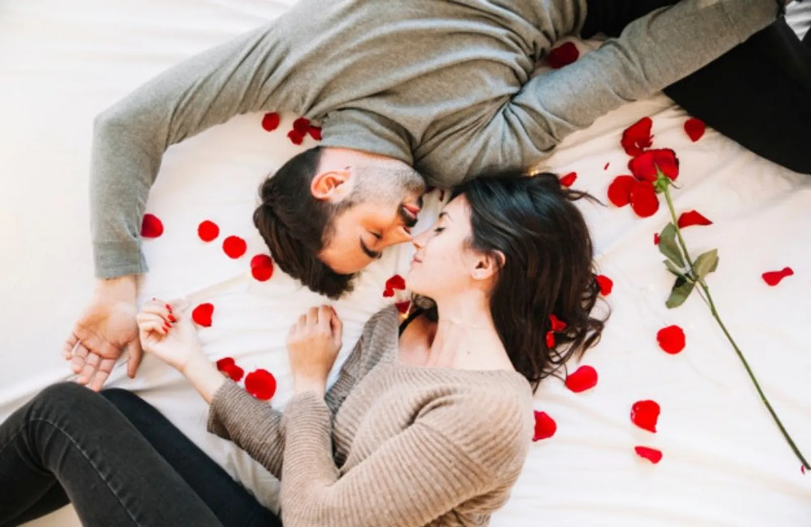 10 Kutipan Cinta Nan Romantis untuk Kamu yang Dimabuk Asmara