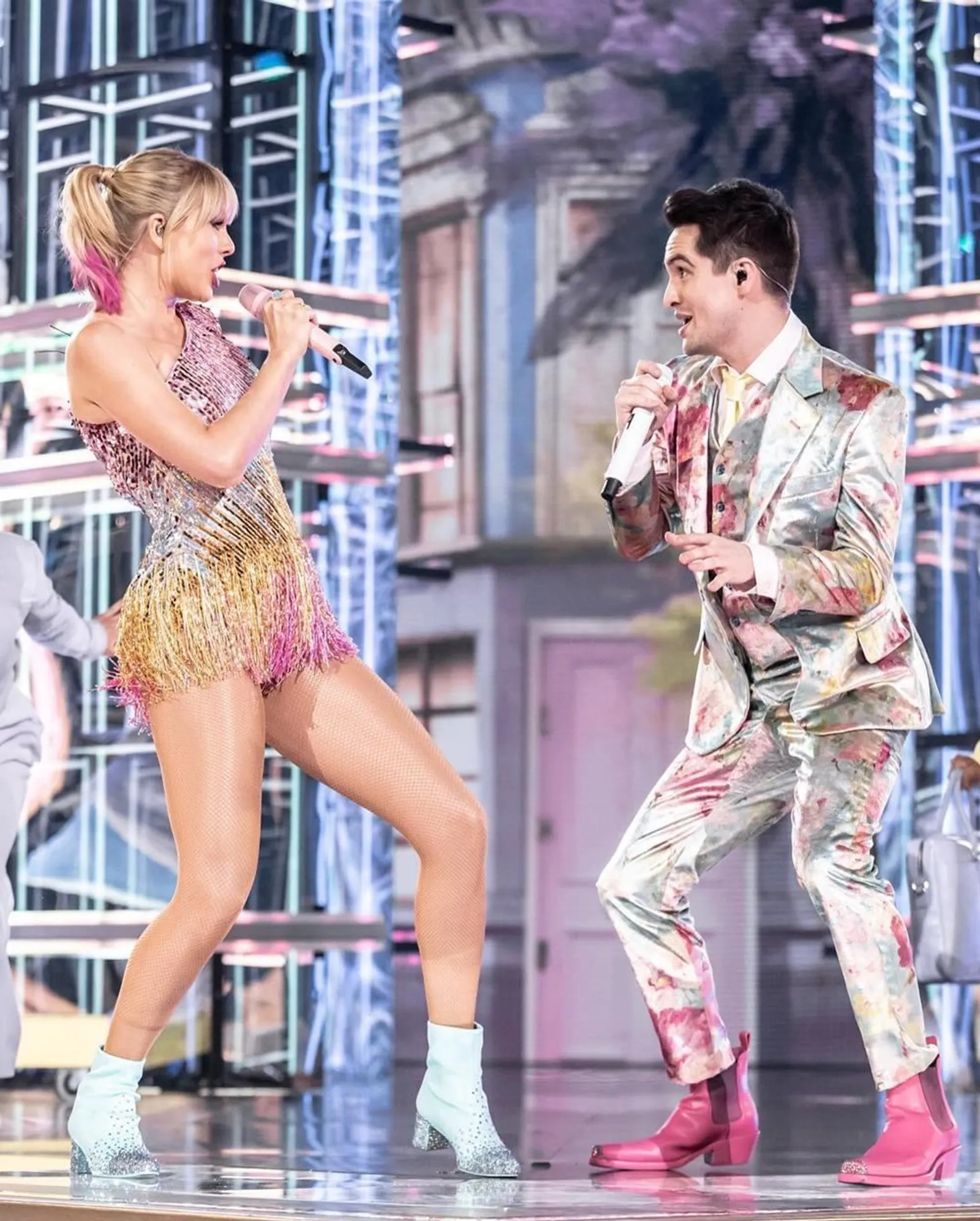 Pasangan Ini Bikin Gagal Fokus di Billboard Music Awards 2019, Kenapa?