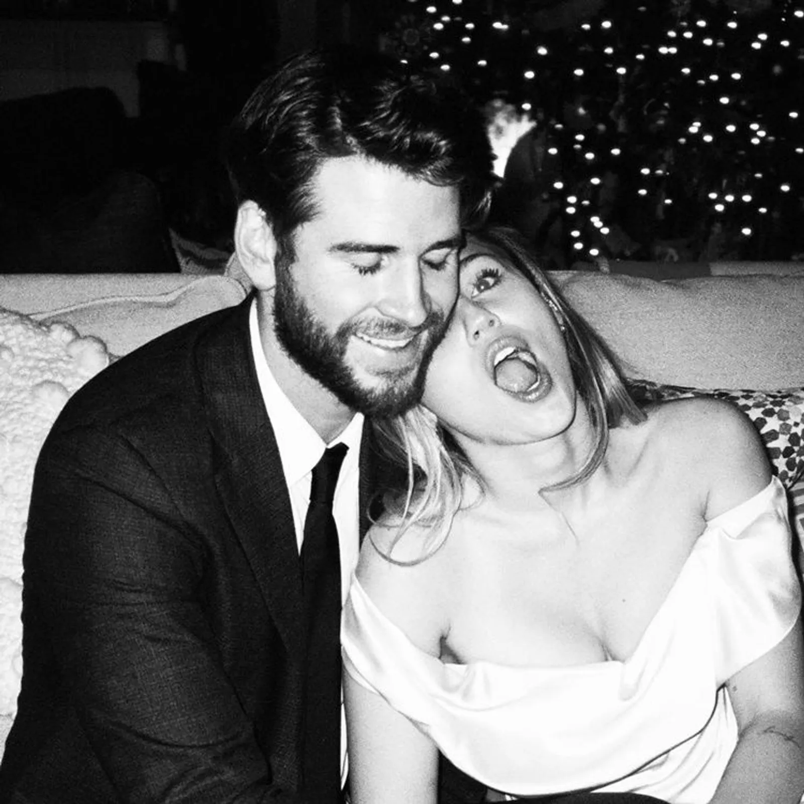 Miley Cyrus dan 5 Seleb Hollywood yang Menikah di Rumah