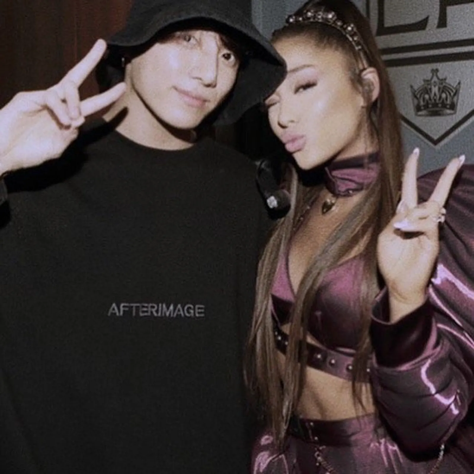 Diam-Diam, Jungkook BTS Datang ke Konsernya Ariana Grande!