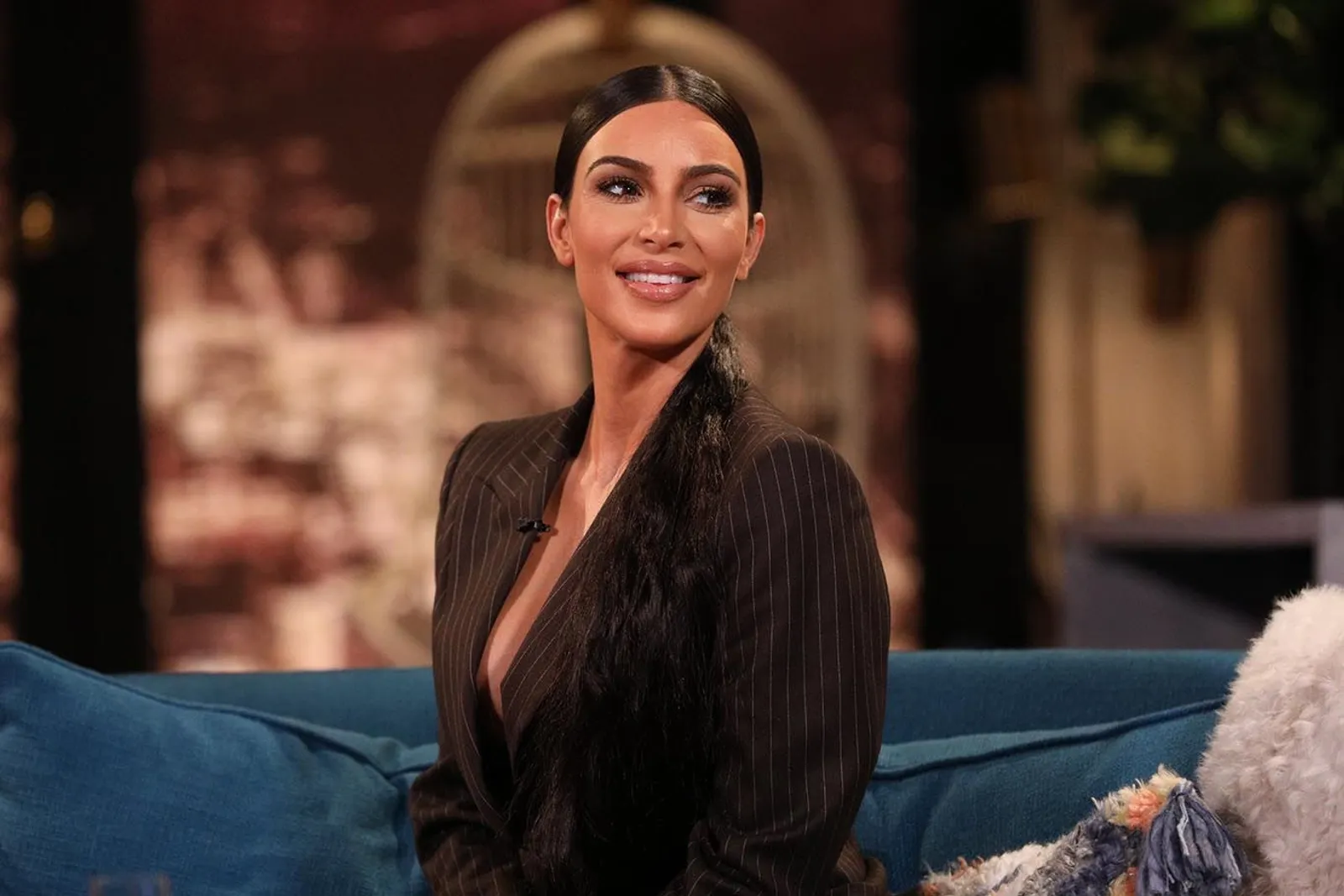 Kim Kardashian Berhasil Bebaskan 17 Tahanan Narkoba Non-Kekerasan 