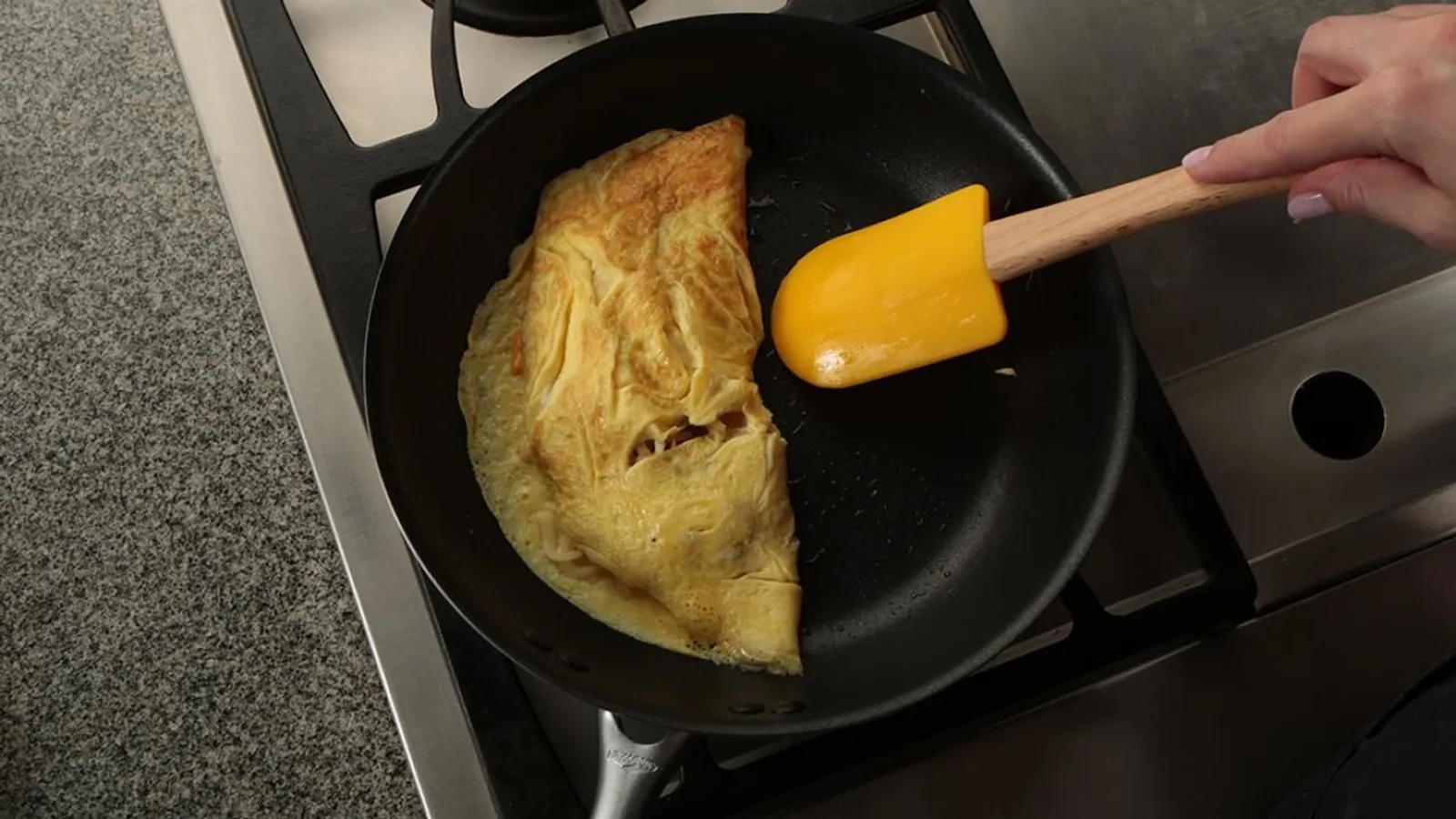 Cara Membuat Omelet Perancis yang Sempurna