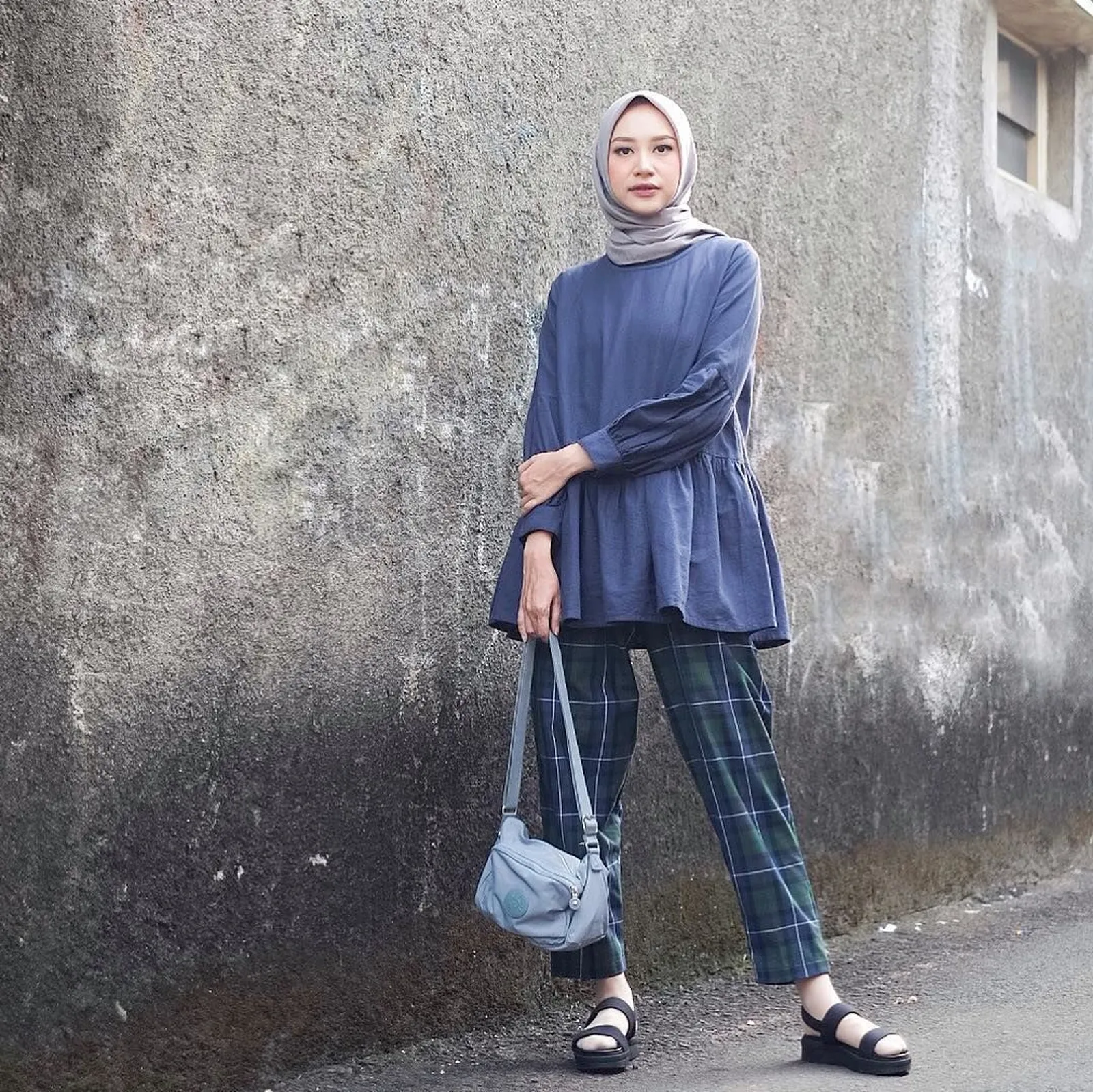 Makin Chic Saat Ngantor, Intip 5 Trik Padu-padan Hijab A la Bahjatina