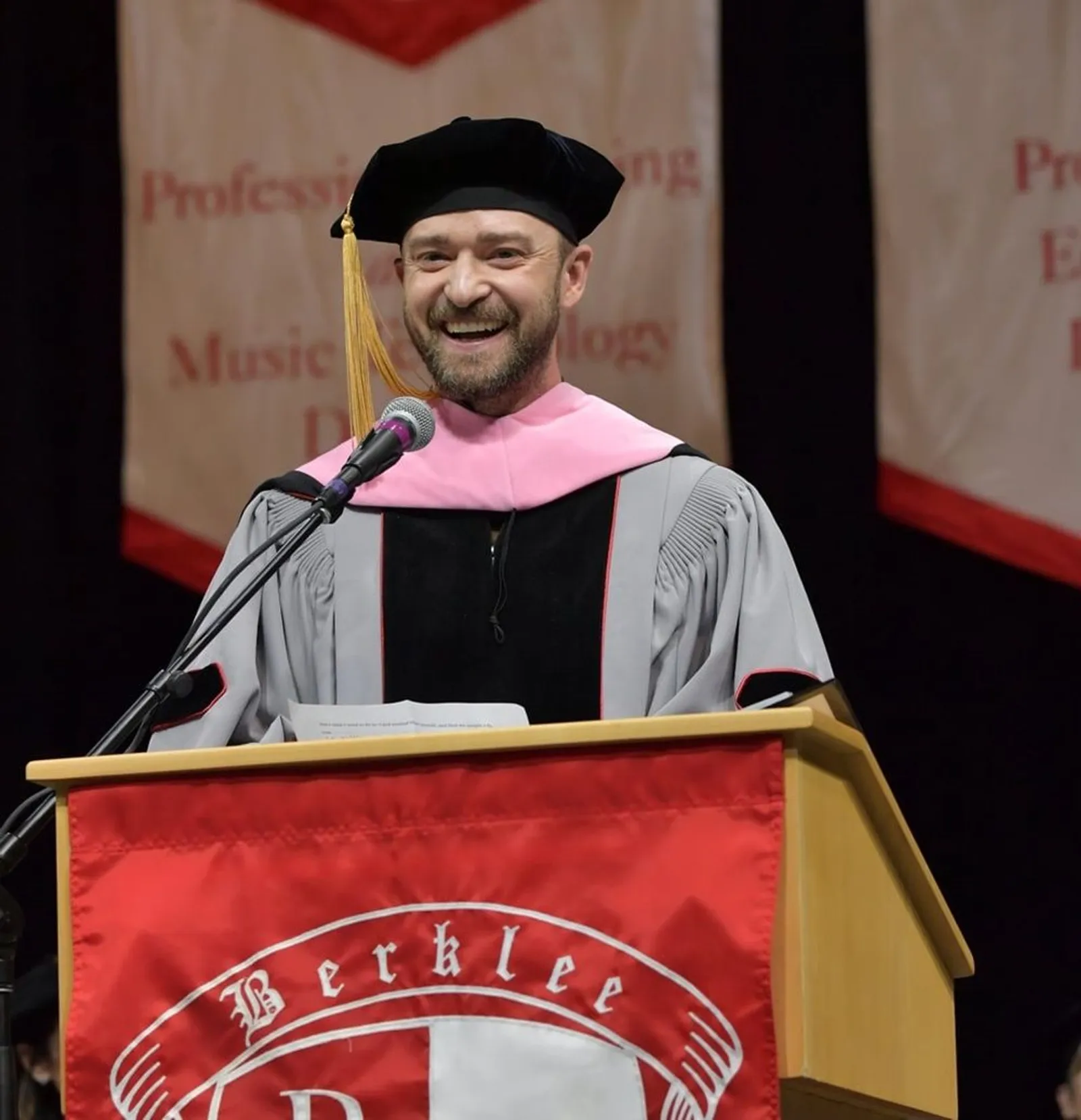 Dianggap Berpengaruh, Justin Timberlake Raih Gelar Doktor Bidang Musik