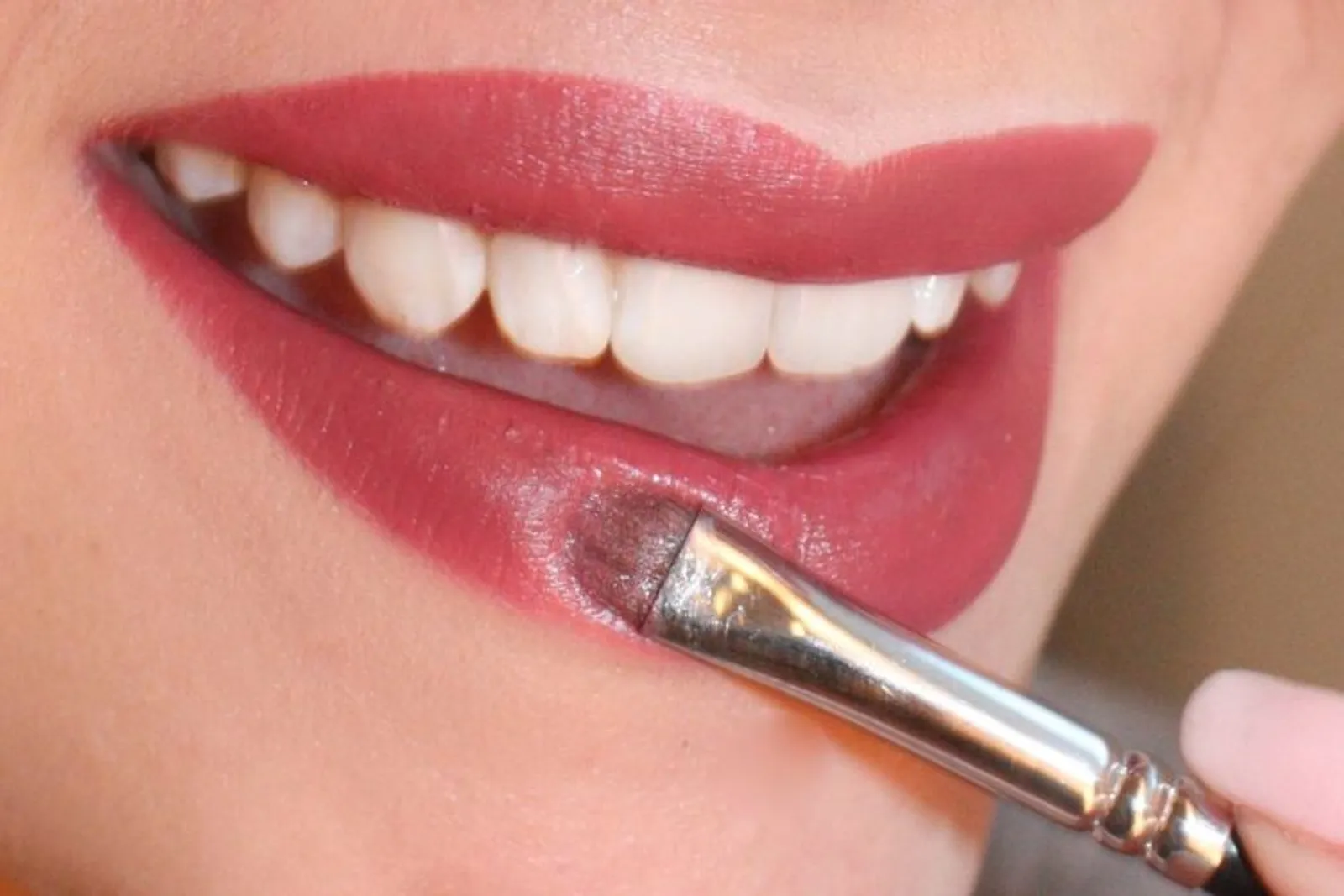 5 Kesalahan yang Perlu Dihindari agar Lipstik Menempel Sempurna