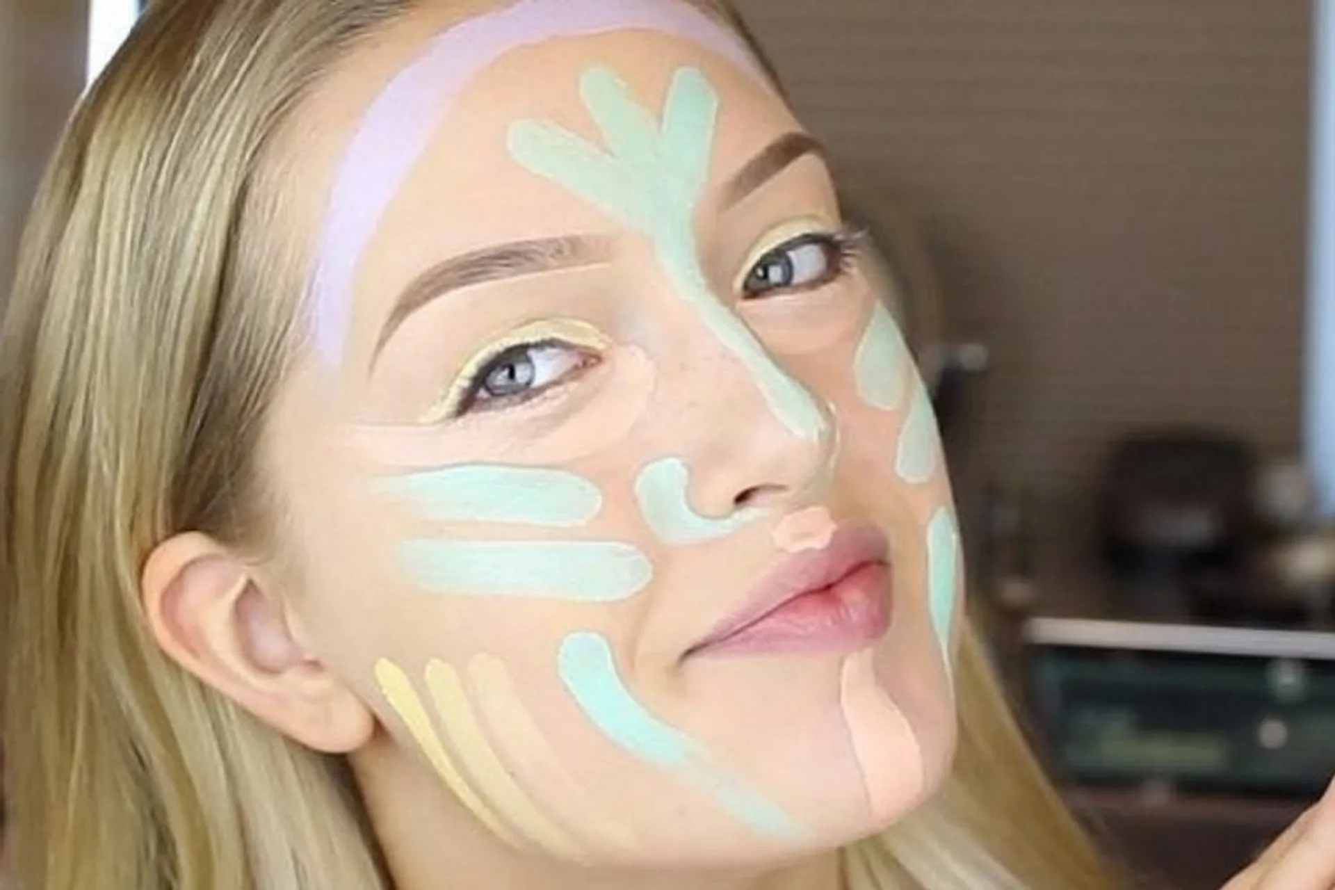 7 Tips Memilih Makeup untuk Kulit Berjerawat